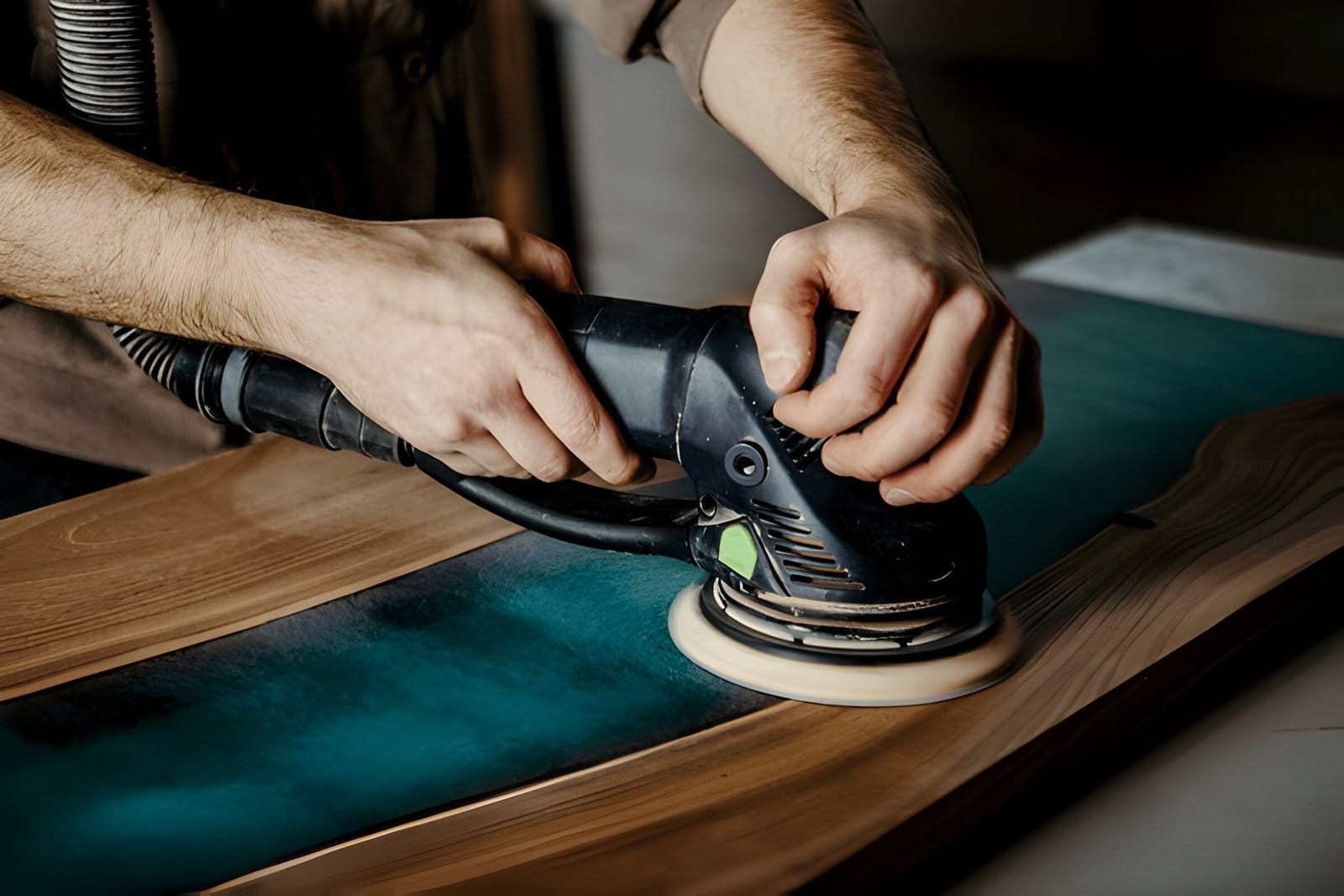 Glass-Like Finish: Best Polishing Compound for Epoxy Resin