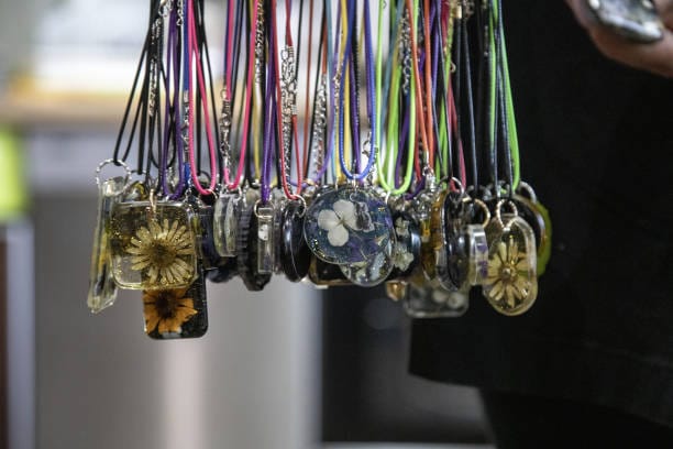 Epoxy-Resin-for-Beginners Woodcrafts Wonders