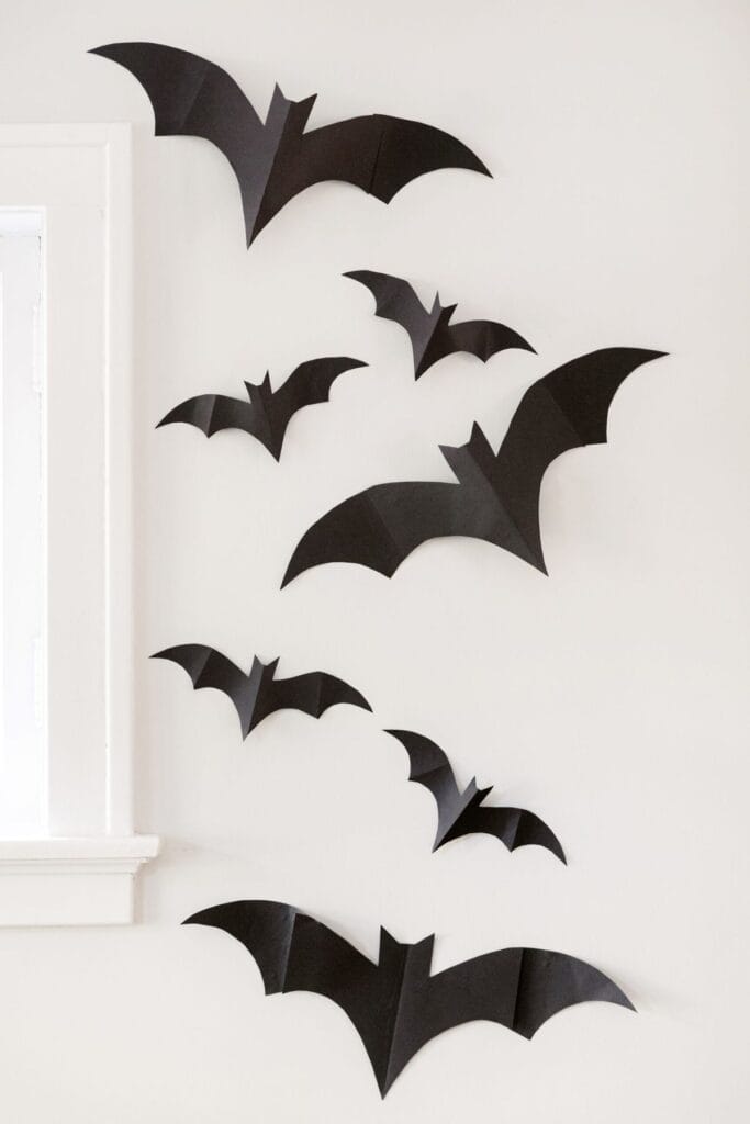 e1057bf7ef1b101495d6ddf019d08204-683x1024 5 Incredible DIY Halloween Decorations for 2025